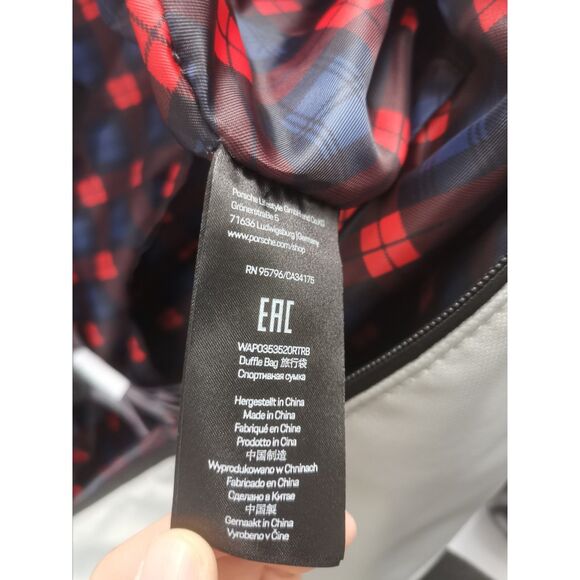 Porsche Duffel Bag: The All-in-One Travel and Gym Sports Bag - Picture 8 of 10